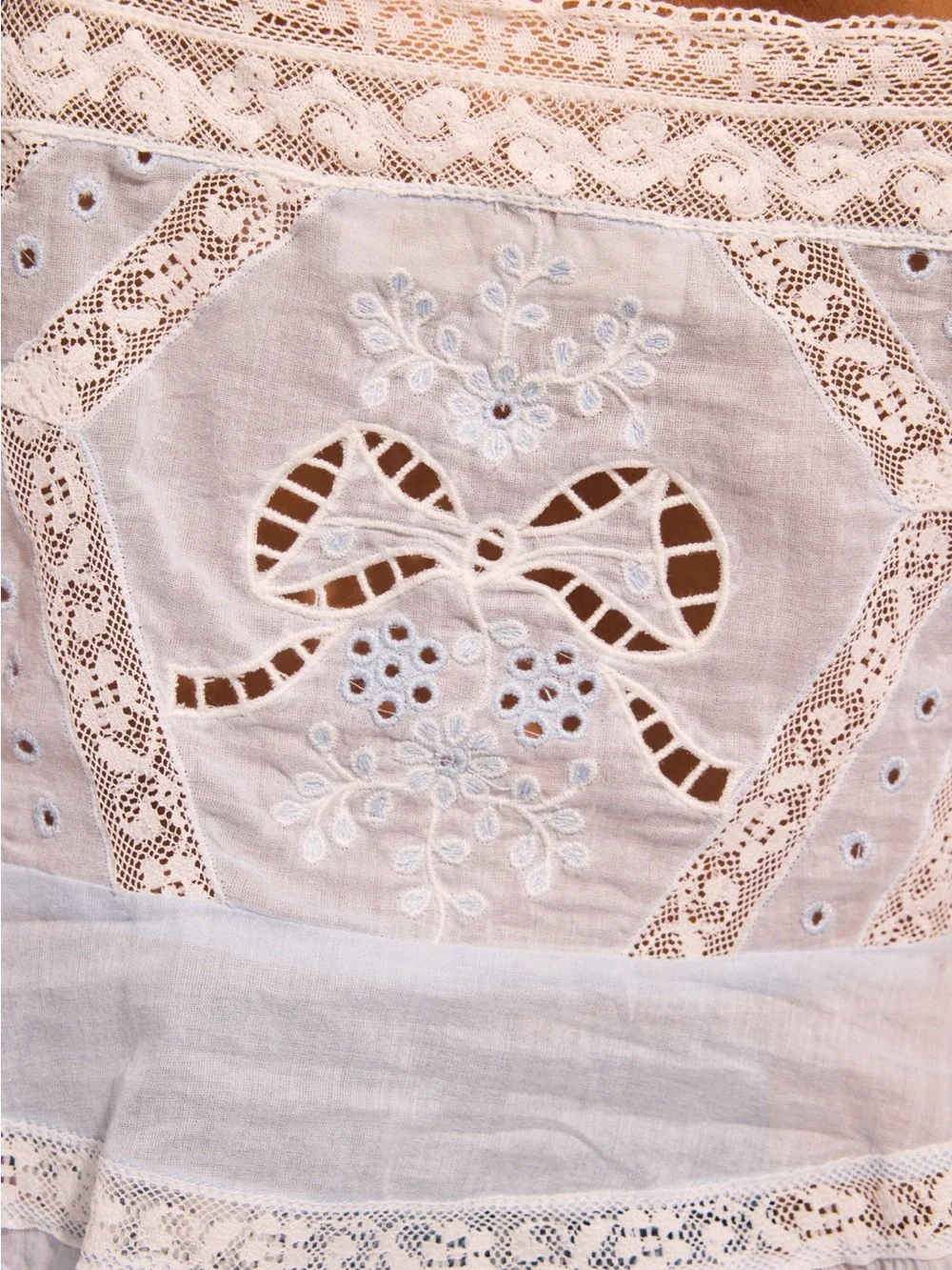 LOVESHACKFANCY - PRUITT COTTON EMBROIDERED TOP - PALE BLUE, size 4 - Picture 11 of 12